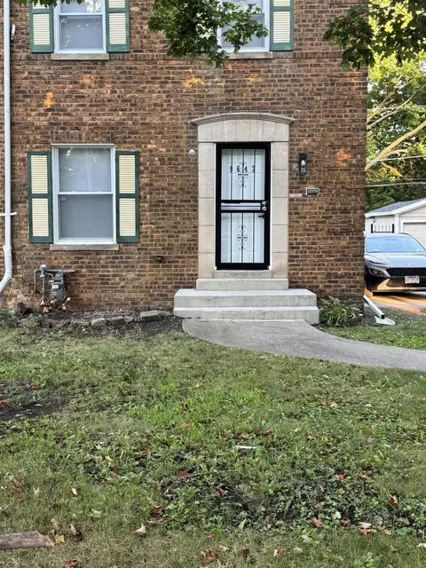 Undisclosed, Chicago, IL 60617 photo 2
