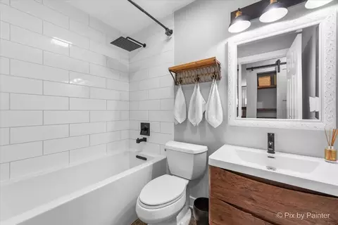 Bath - 2800 Northampton Dr #A2, Rolling Meadows, IL 60008 photo 1 of 2
