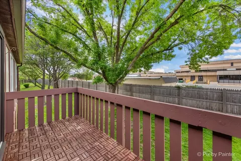 Exterior - 2800 Northampton Dr #A2, Rolling Meadows, IL 60008 photo 1 of 2