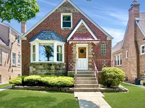 5933 N Medina Ave, Chicago, IL 60646
