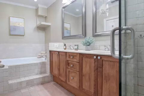 1127 W Wolfram St, Chicago, IL 60657 photo 8