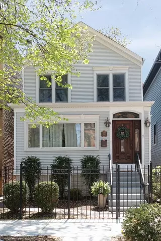 1127 W Wolfram St, Chicago, IL 60657