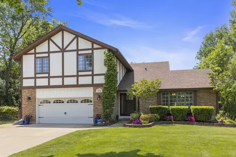 5760 Woodward Ave, Downers Grove, IL 60516