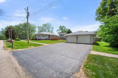 Exterior - 124 E 2nd St, Kingston, IL 60145 photo 2 of 5