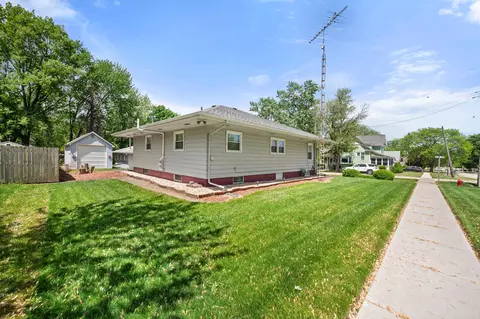 Exterior - 124 E 2nd St, Kingston, IL 60145 photo 3 of 5