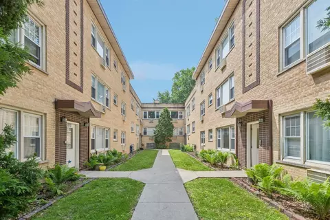 1819 W Touhy Ave #2, Chicago, IL 60626