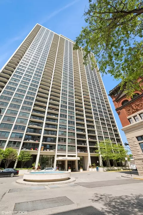 1560 N Sandburg Ter #1605J, Chicago, IL 60610
