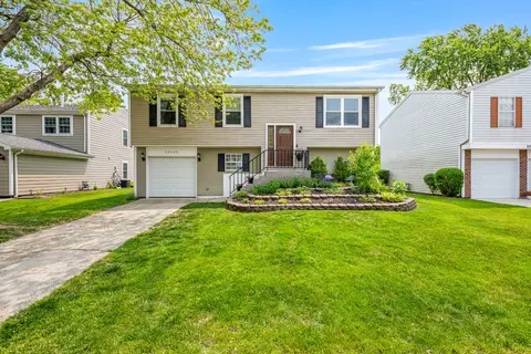 20625 S Acorn Ridge Dr, Frankfort, IL 60423