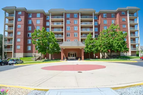 8400 Callie Ave #206, Morton Grove, IL 60053