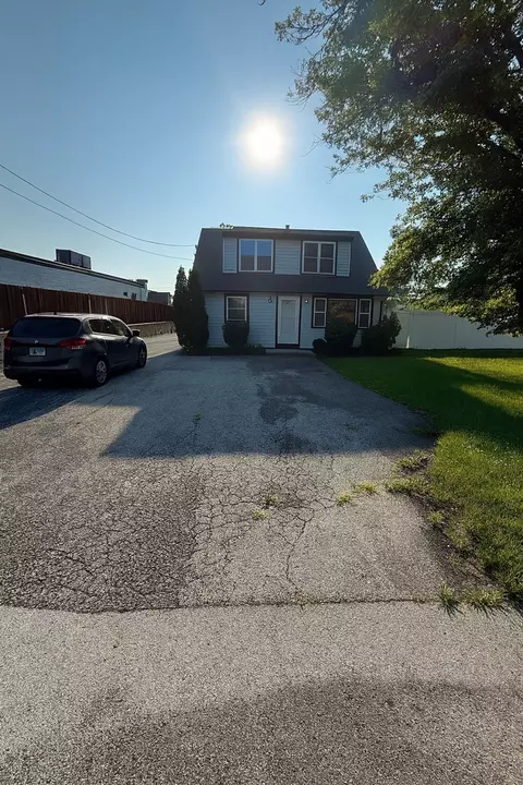15921 Long Ave, Oak Forest, IL 60452