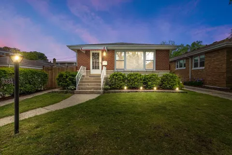 3034 Vernon Ave, Brookfield, IL 60513