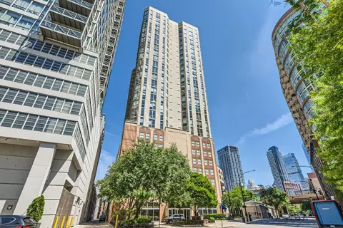 645 N Kingsbury St #1203, Chicago, IL 60654