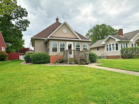 117 W 9th St, Streator, IL 61364