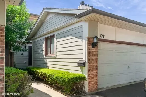 412 Bluebird Ln #412, Deerfield, IL 60015