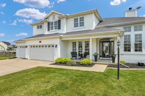 402 Cypress Ct, Saint Joseph, IL 61873
