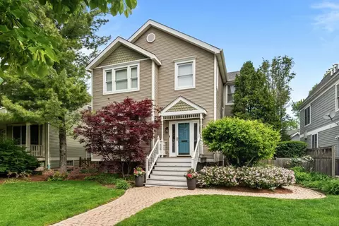1514 Walnut Ave, Wilmette, IL 60091