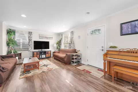 735 S Spring Rd, Elmhurst, IL 60126 photo 3
