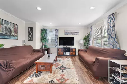 735 S Spring Rd, Elmhurst, IL 60126 photo 4
