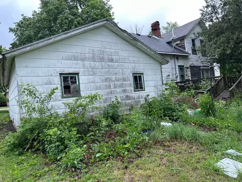 501 E 3rd St, Gilman, IL 60938 photo 3