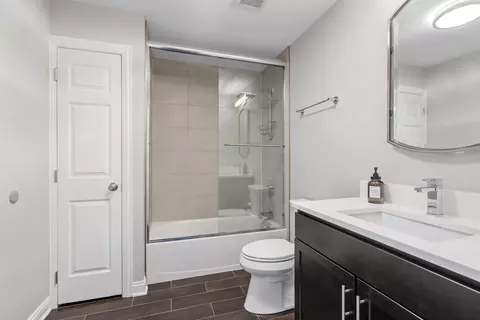 Bath - 12433 Dublin Ln, Plainfield, IL 60585 photo 4 of 5