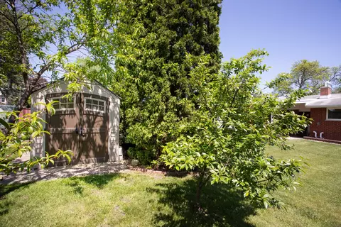 634 Clayton Ln, Des Plaines, IL 60016 photo 19