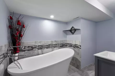 634 Clayton Ln, Des Plaines, IL 60016 photo 15