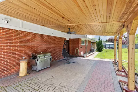634 Clayton Ln, Des Plaines, IL 60016 photo 18