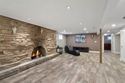 634 Clayton Ln, Des Plaines, IL 60016 photo 14