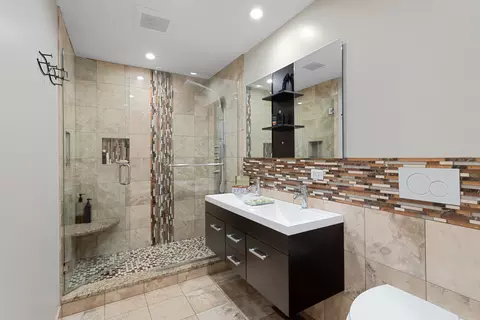 634 Clayton Ln, Des Plaines, IL 60016 photo 9