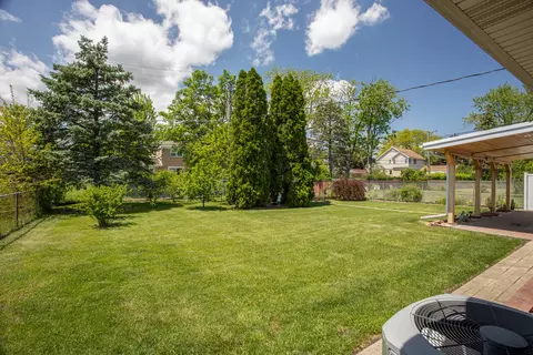 634 Clayton Ln, Des Plaines, IL 60016 photo 20