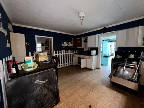 Kitchen - 508 Alexander St, Paris, IL 61944 photo 2 of 4