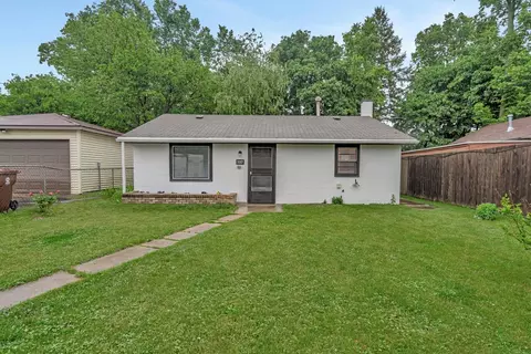 327 Hughes Ave, Lockport, IL 60441