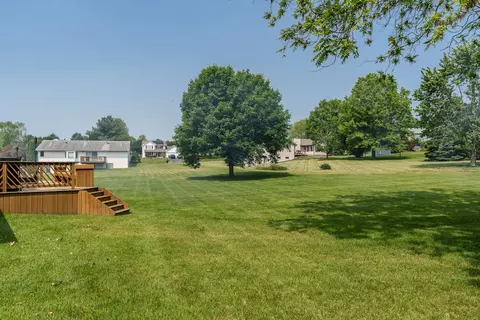 Exterior - 5804 Targee Trl, Roscoe, IL 61073 photo 7 of 10