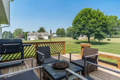 Exterior - 5804 Targee Trl, Roscoe, IL 61073 photo 6 of 10
