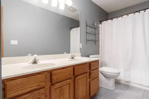 Bath - 5804 Targee Trl, Roscoe, IL 61073 photo 3 of 3