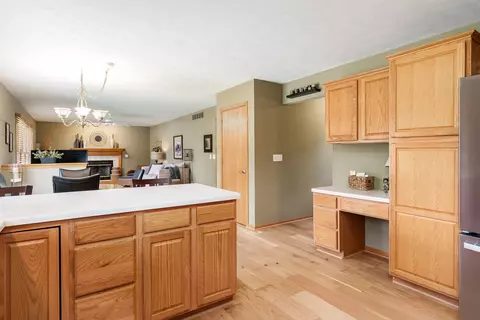 Kitchen - 5804 Targee Trl, Roscoe, IL 61073 photo 2 of 5