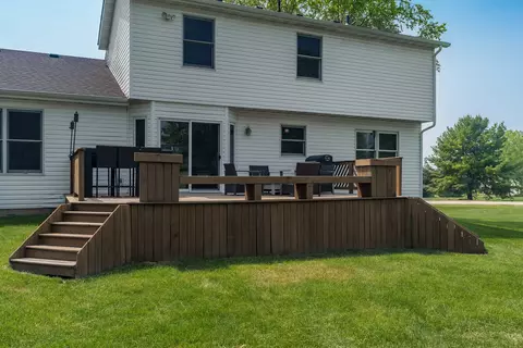Exterior - 5804 Targee Trl, Roscoe, IL 61073 photo 8 of 10