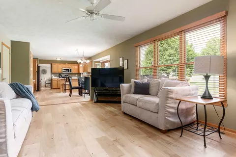 Living - 5804 Targee Trl, Roscoe, IL 61073 photo 4 of 4