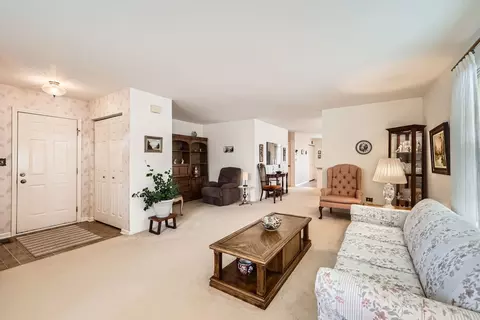 1232 Sumac Trl, Hoffman Estates, IL 60192 photo 2