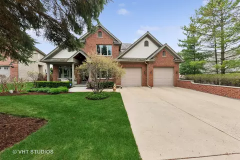 21819 W Riviera Ct, Mundelein, IL 60060