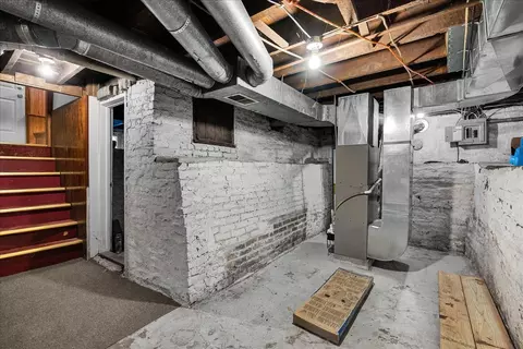 Entry Way - 913 N Mason St, Bloomington, IL 61701 photo 1 of 1