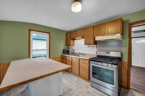 Kitchen - 913 N Mason St, Bloomington, IL 61701 photo 1 of 3