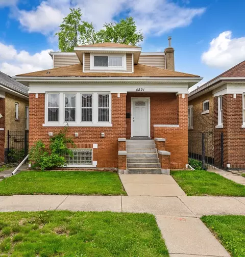 4821 W Crystal St, Chicago, IL 60651