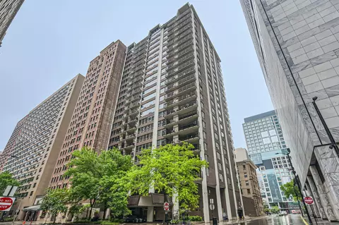 201 E Chestnut St #20F, Chicago, IL 60611