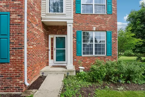 263 Thrush Cir, Lindenhurst, IL 60046 photo 4