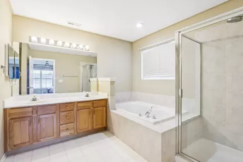 263 Thrush Cir, Lindenhurst, IL 60046 photo 31