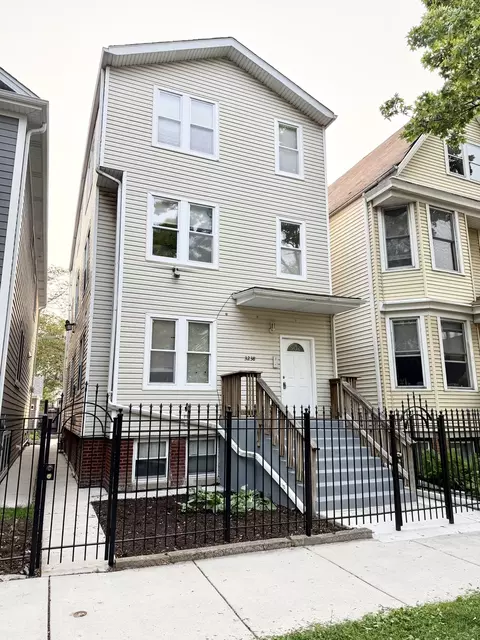3238 N Whipple St, Chicago, IL 60618