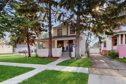 1616 S 6th Ave, Maywood, IL 60153