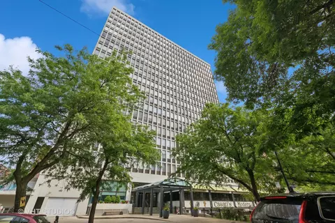 444 W Fullerton Pkwy #1702, Chicago, IL 60614