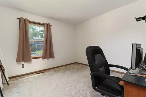 Bedroom - 301 Columbia Dr, Normal, IL 61761 photo 3 of 7